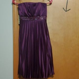 Sleeveless prom dress
